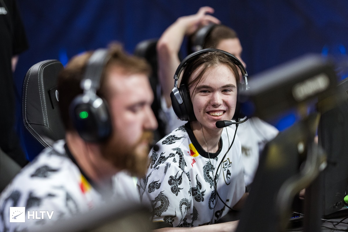 续采取小动 续采取小动